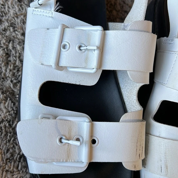 Madden NYC Women’s Size 6 Platform Buckle Strap Chunky  Sandals - Picture 6 of 9